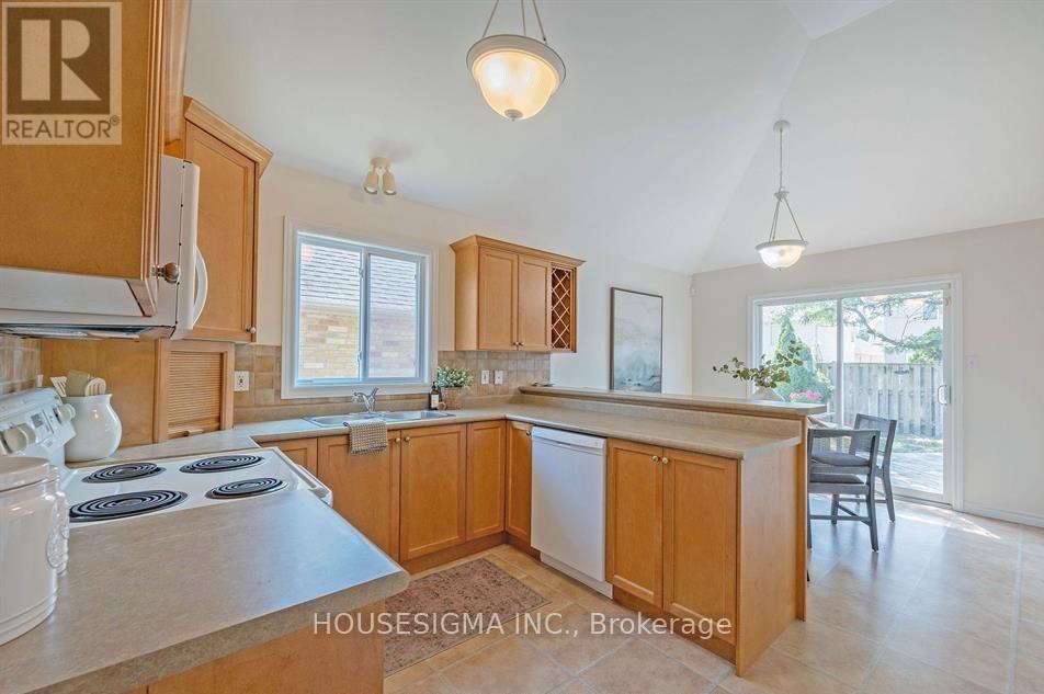 925 Silversmith Street, London North, Ontario  N6H 5T5 - Photo 14 - X12417281