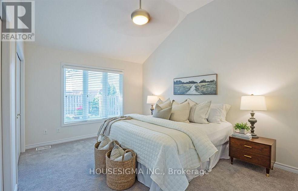 925 Silversmith Street, London North, Ontario  N6H 5T5 - Photo 22 - X12417281