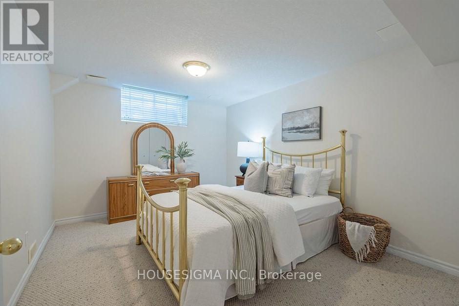 925 Silversmith Street, London North, Ontario  N6H 5T5 - Photo 32 - X12417281
