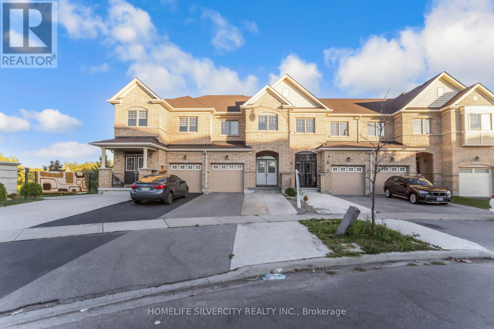 44 DAVENFIELD CIRCLE, Brampton, Ontario