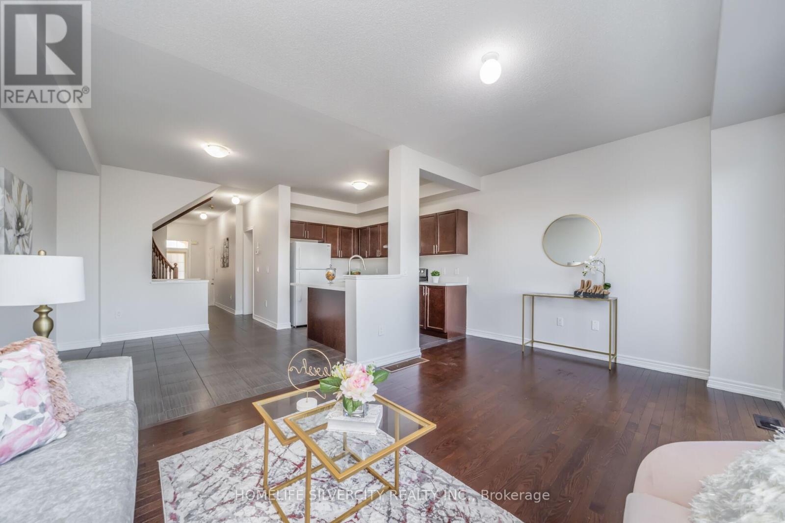 44 Davenfield Circle, Brampton, Ontario  L6P 2K7 - Photo 10 - W12417228
