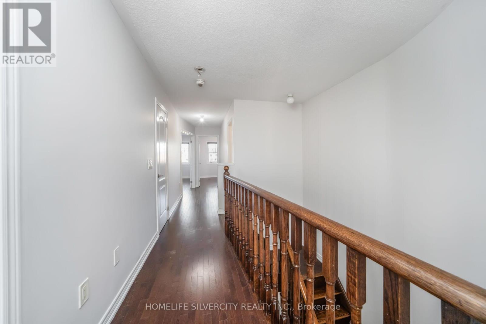 44 Davenfield Circle, Brampton, Ontario  L6P 2K7 - Photo 18 - W12417228