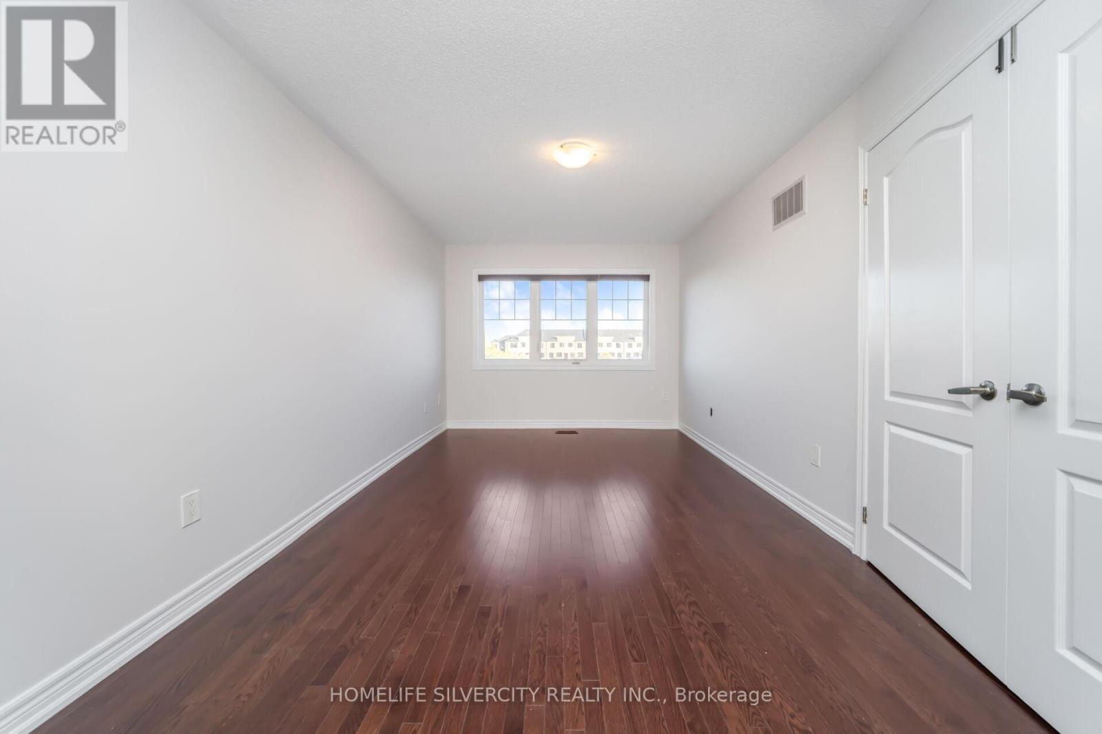 44 Davenfield Circle, Brampton, Ontario  L6P 2K7 - Photo 20 - W12417228