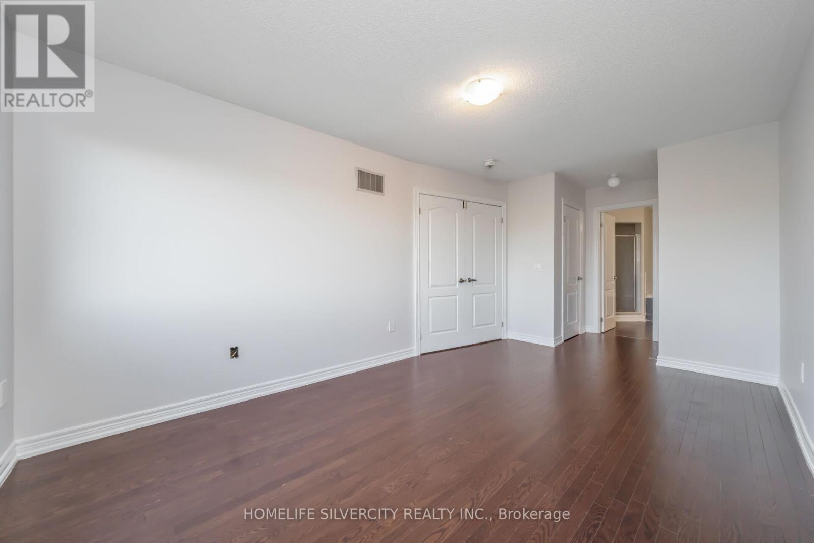 44 Davenfield Circle, Brampton, Ontario  L6P 2K7 - Photo 21 - W12417228
