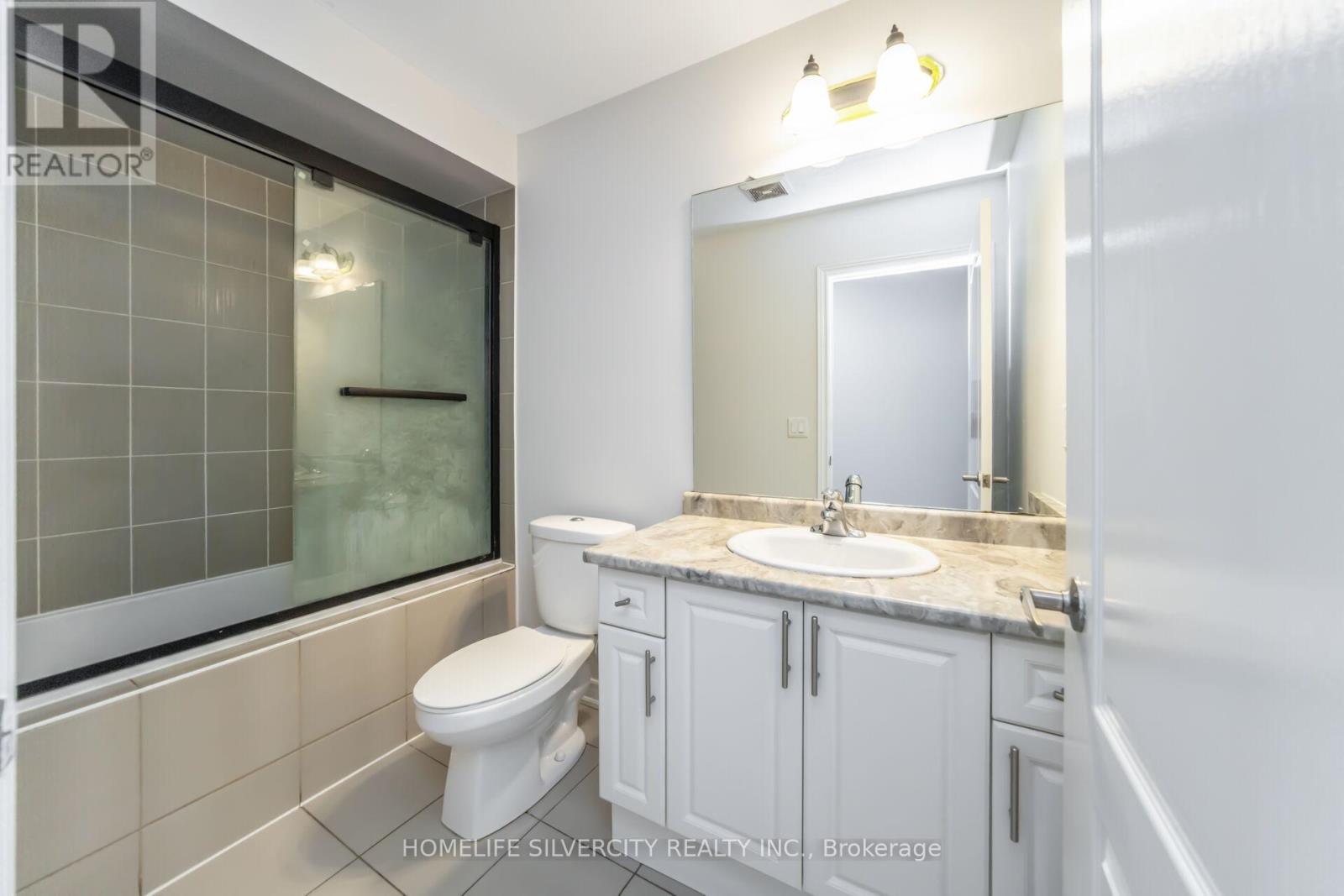 44 Davenfield Circle, Brampton, Ontario  L6P 2K7 - Photo 28 - W12417228