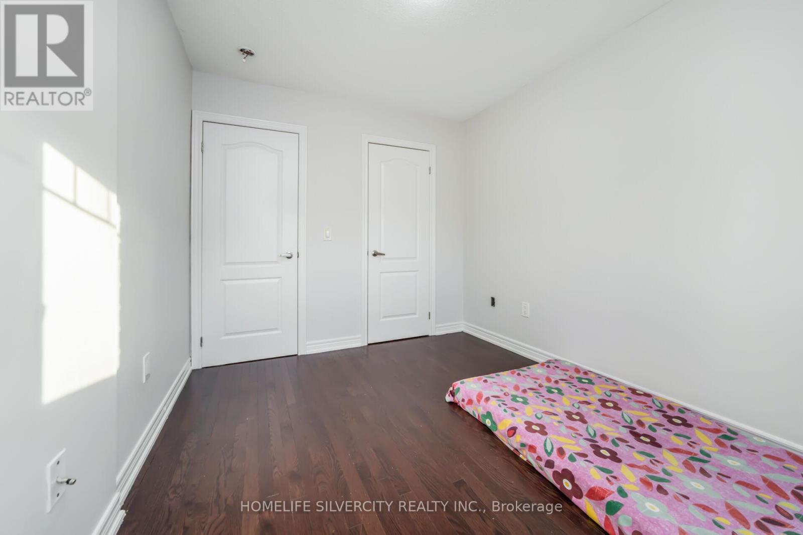 44 Davenfield Circle, Brampton, Ontario  L6P 2K7 - Photo 30 - W12417228
