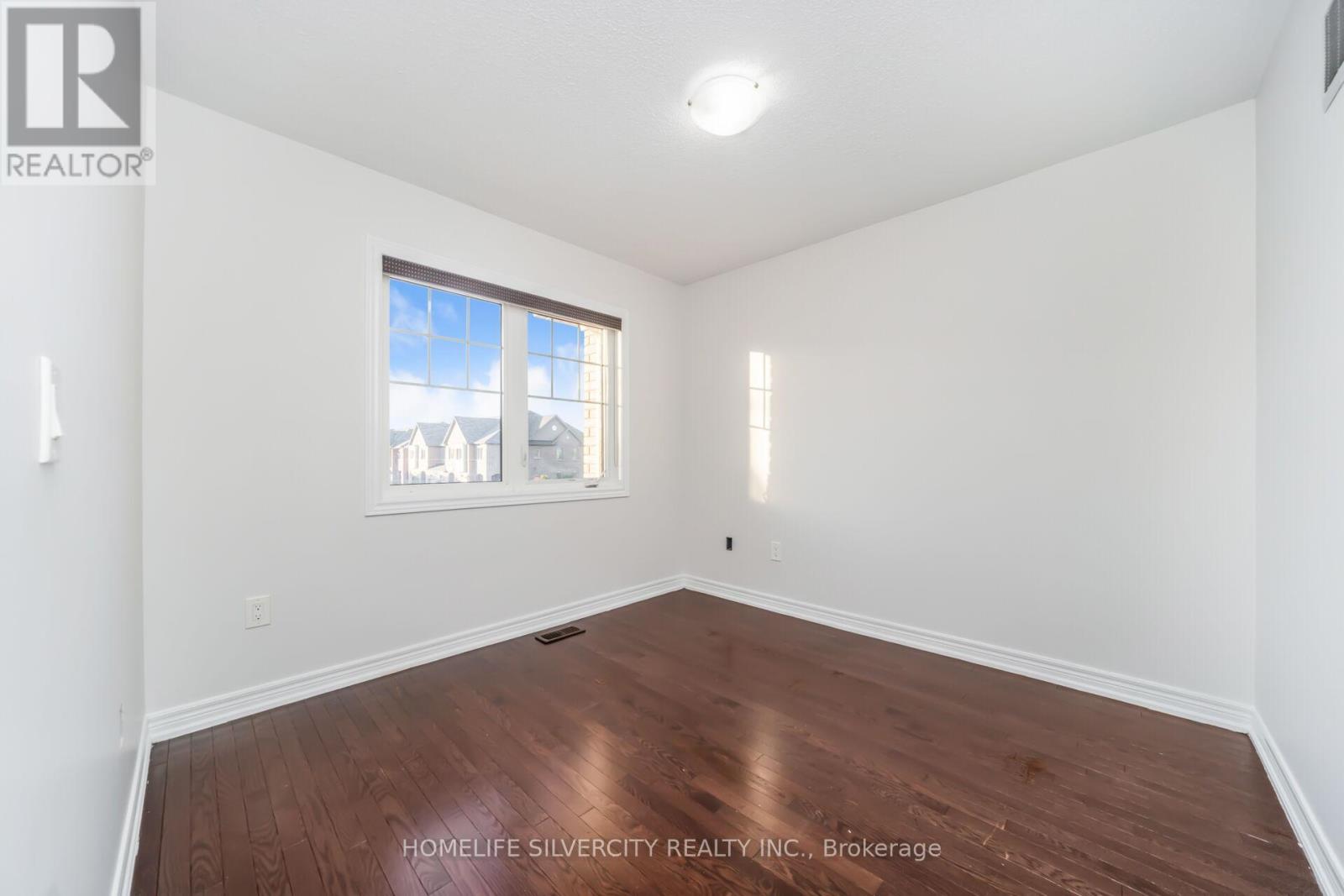 44 Davenfield Circle, Brampton, Ontario  L6P 2K7 - Photo 31 - W12417228
