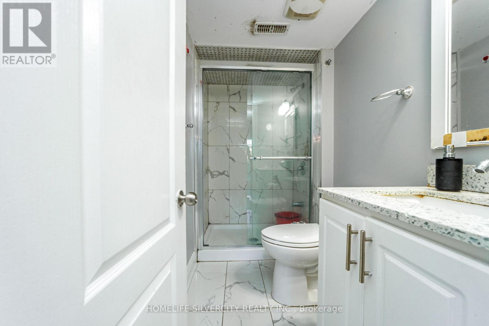 44 Davenfield Circle, Brampton, Ontario  L6P 2K7 - Photo 41 - W12417228