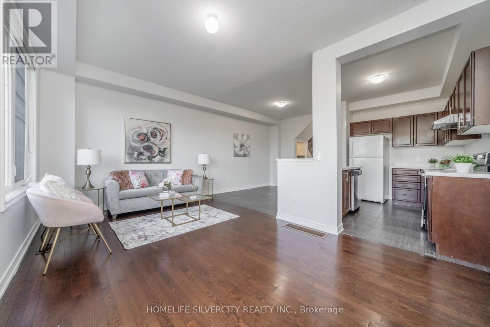 44 Davenfield Circle, Brampton, Ontario  L6P 2K7 - Photo 9 - W12417228