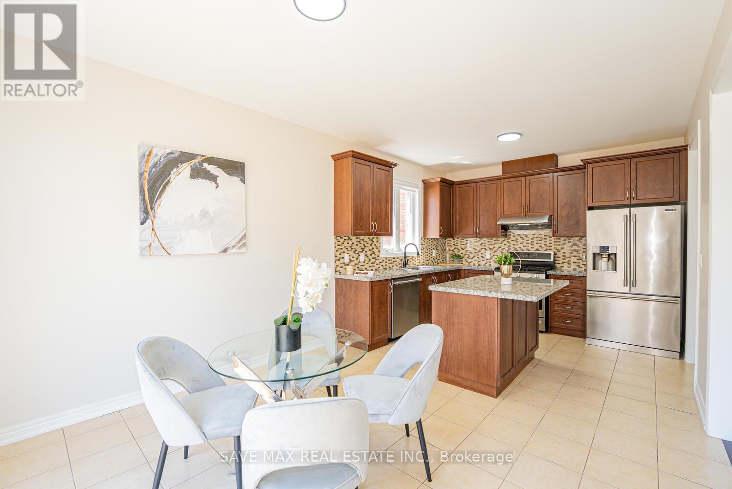 4 Hanbury Crescent, Brampton, Ontario  L6X 5N6 - Photo 14 - W12417230