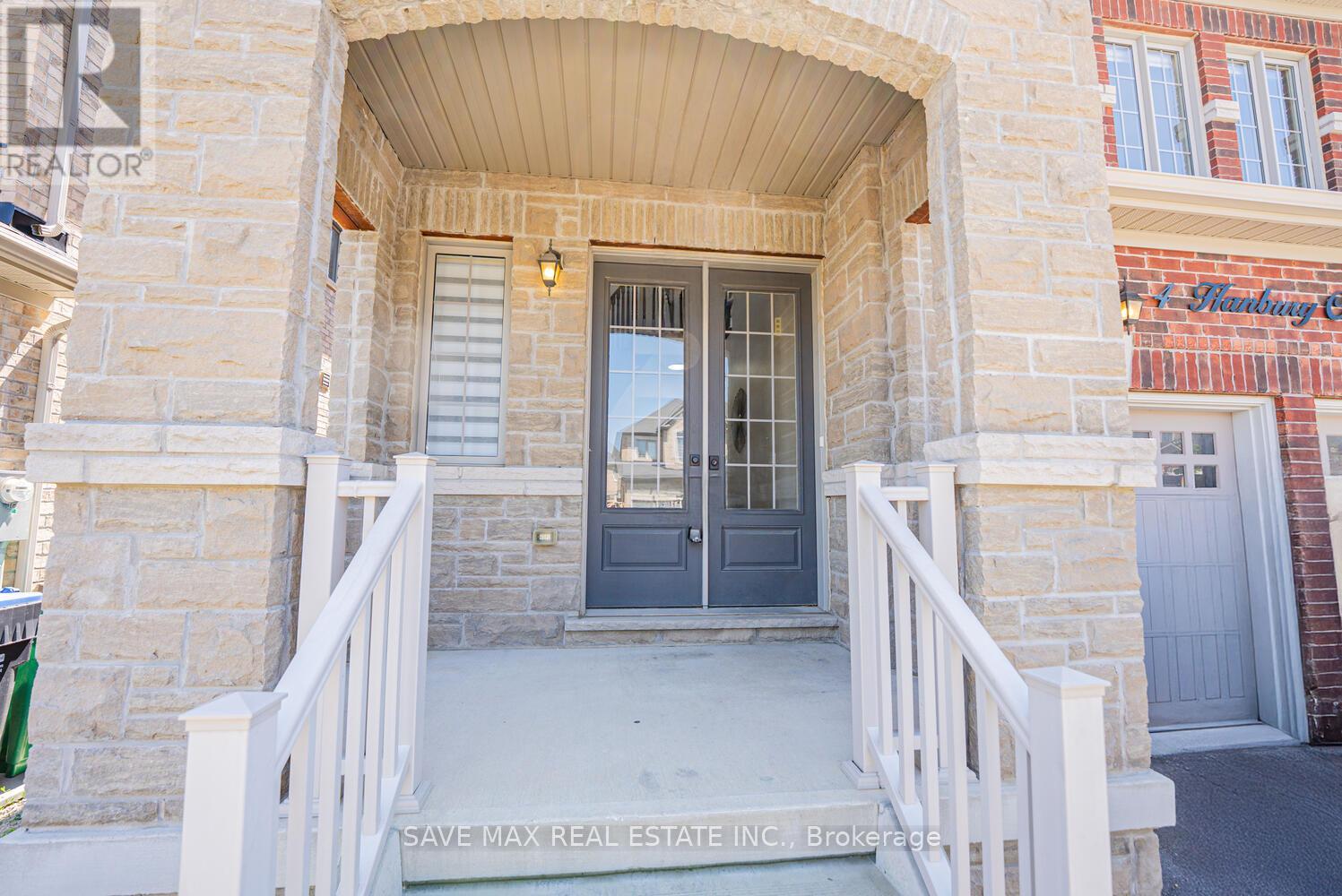 4 Hanbury Crescent, Brampton, Ontario  L6X 5N6 - Photo 2 - W12417230
