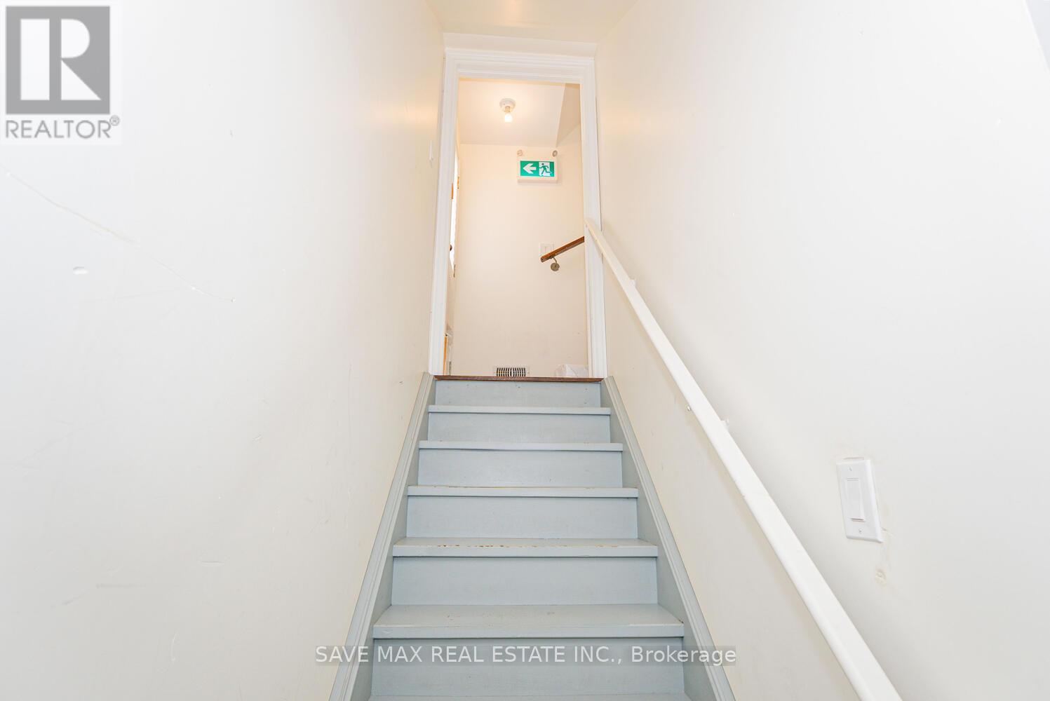 4 Hanbury Crescent, Brampton, Ontario  L6X 5N6 - Photo 33 - W12417230