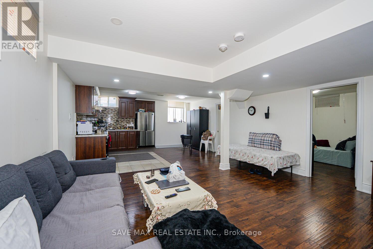 4 Hanbury Crescent, Brampton, Ontario  L6X 5N6 - Photo 36 - W12417230