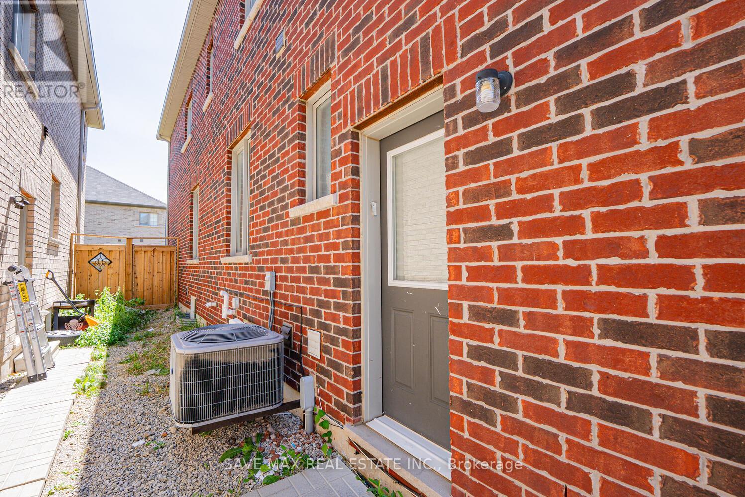 4 Hanbury Crescent, Brampton, Ontario  L6X 5N6 - Photo 42 - W12417230