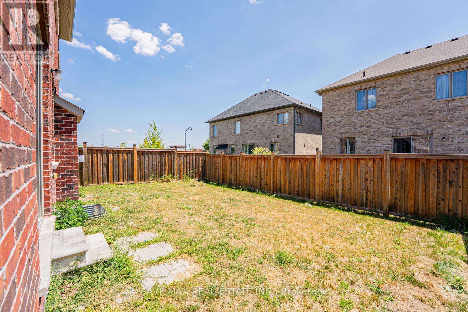 4 Hanbury Crescent, Brampton, Ontario  L6X 5N6 - Photo 44 - W12417230