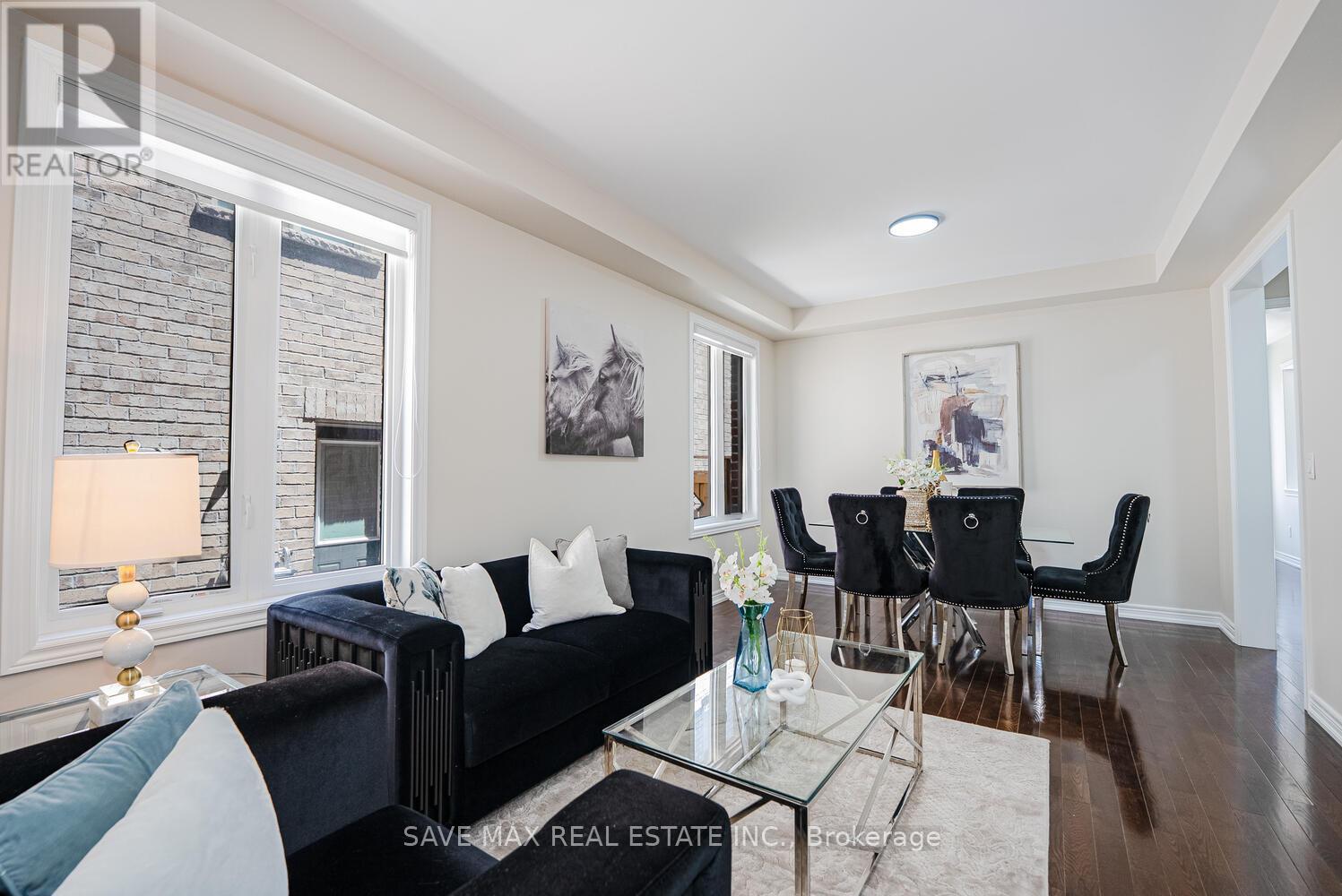 4 Hanbury Crescent, Brampton, Ontario  L6X 5N6 - Photo 5 - W12417230