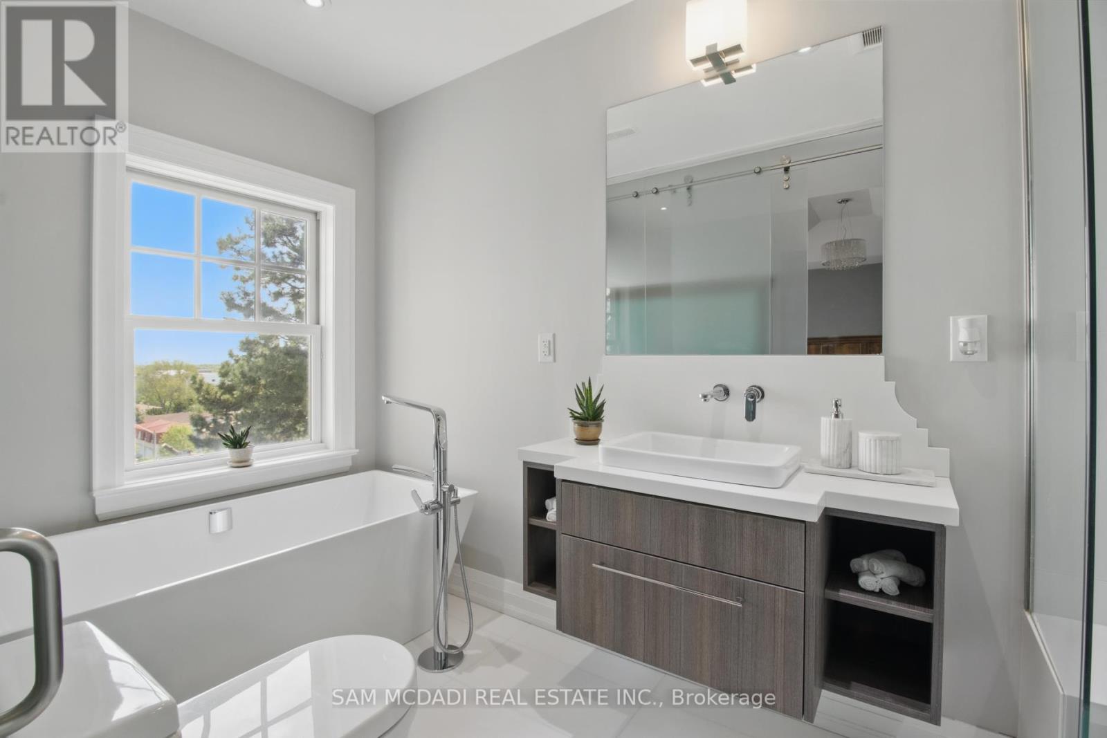 2788 Tallberg Court, Mississauga, Ontario  L5J 1T1 - Photo 19 - W12417237