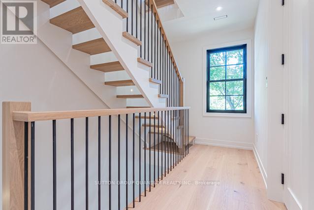 78 Trafalgar Road, Oakville, Ontario  L6J 2S7 - Photo 14 - W12417253