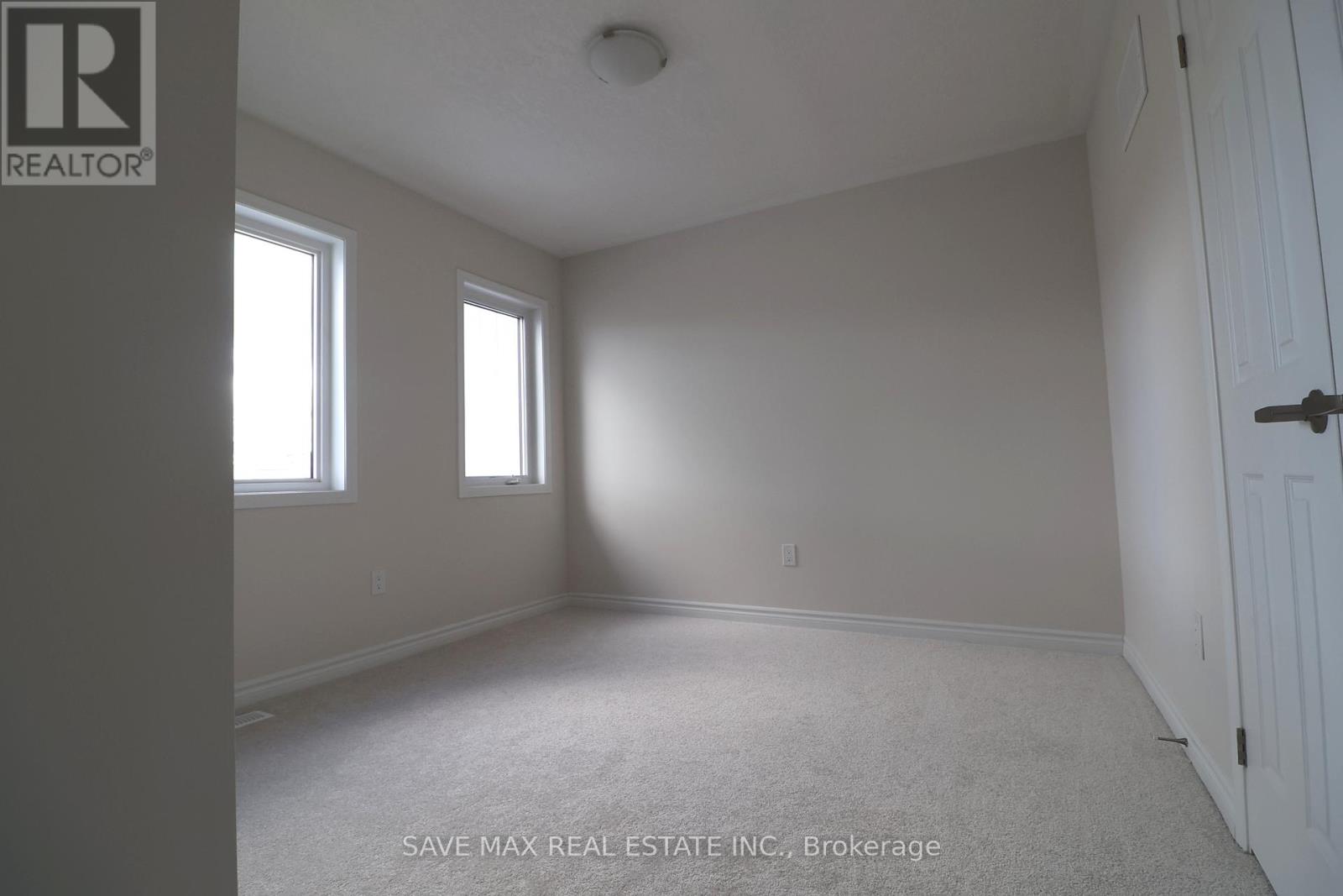 140 Forestwalk Street, Kitchener, Ontario  N2R 0S9 - Photo 9 - X12417247