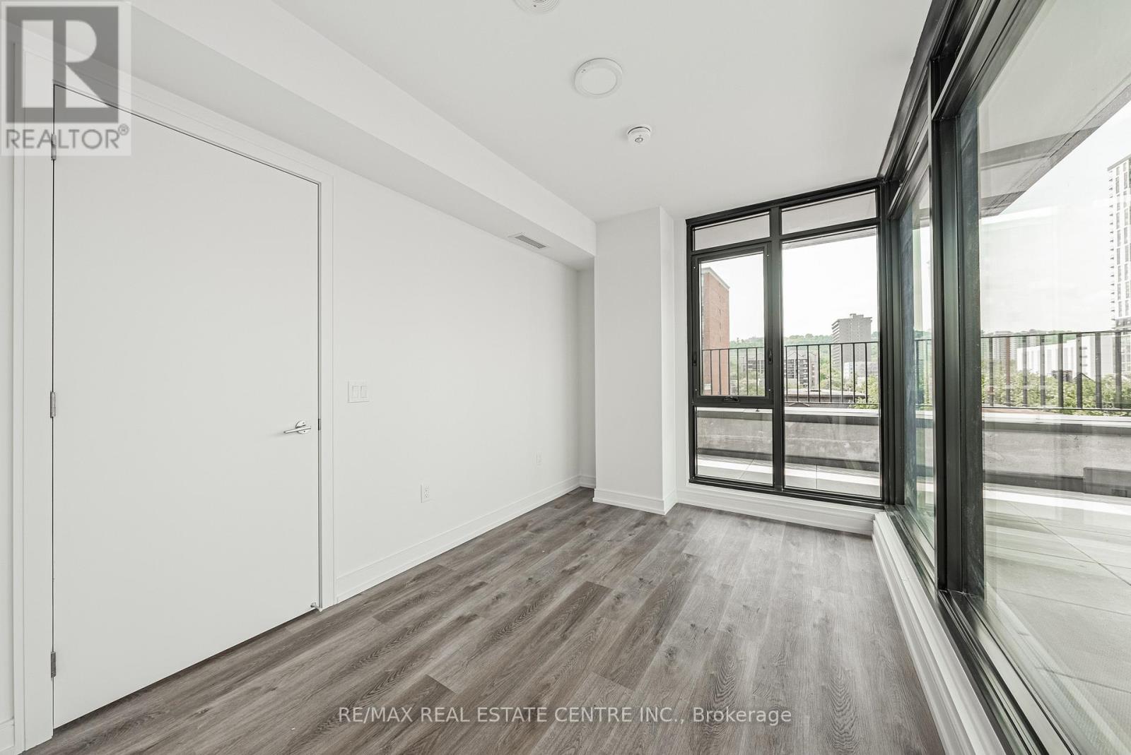 511 - 1 Jarvis Street, Hamilton (Beasley), Ontario  L8R 3J2 - Photo 18 - X12417263