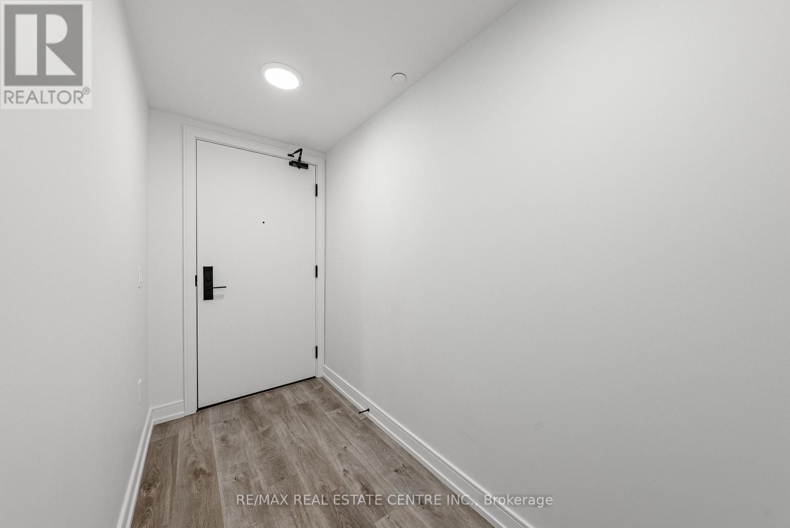 511 - 1 Jarvis Street, Hamilton (Beasley), Ontario  L8R 3J2 - Photo 6 - X12417263