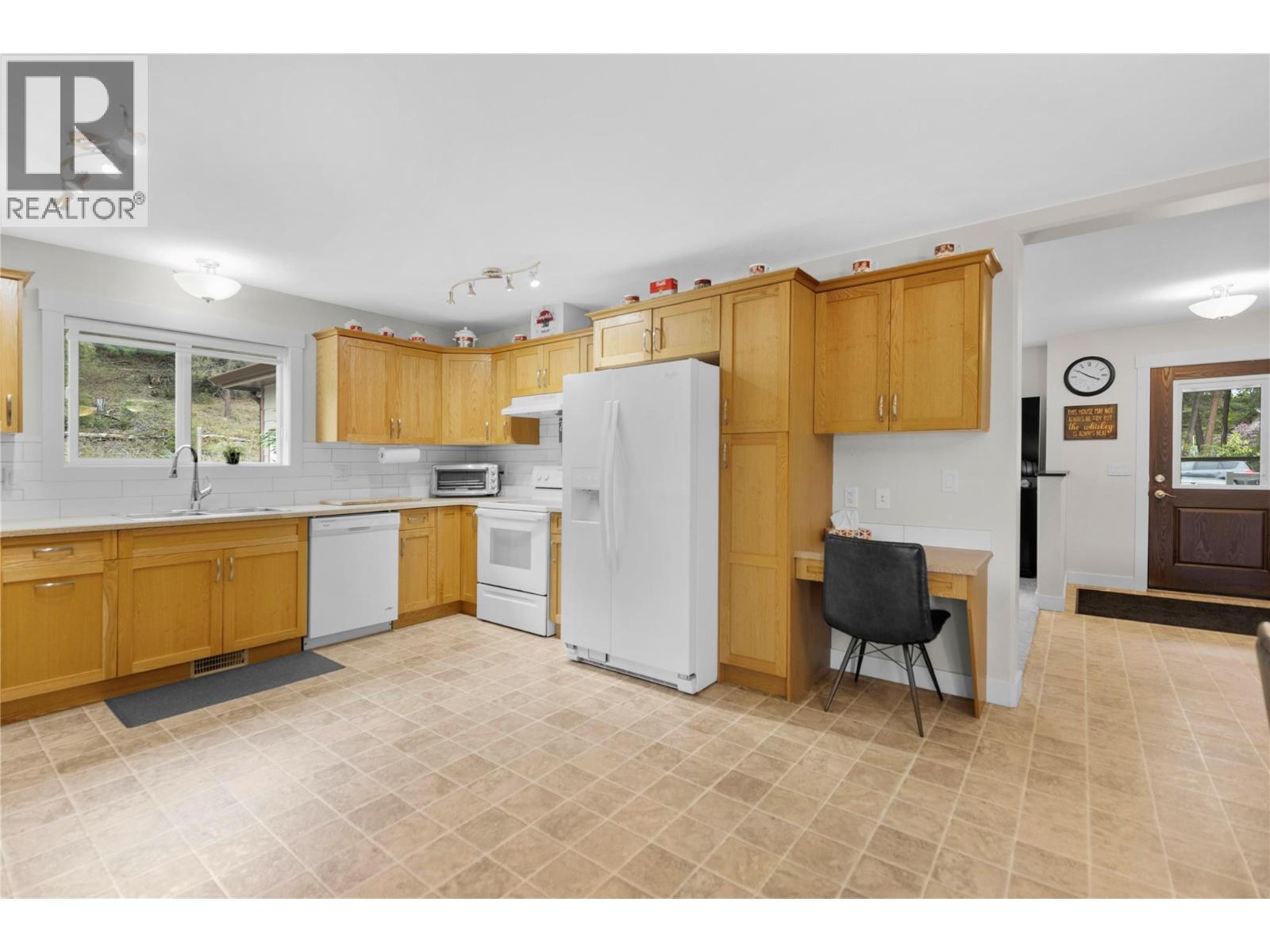 4897 Lodgepole Road, Barriere, British Columbia  V0E 1E0 - Photo 7 - 10346910