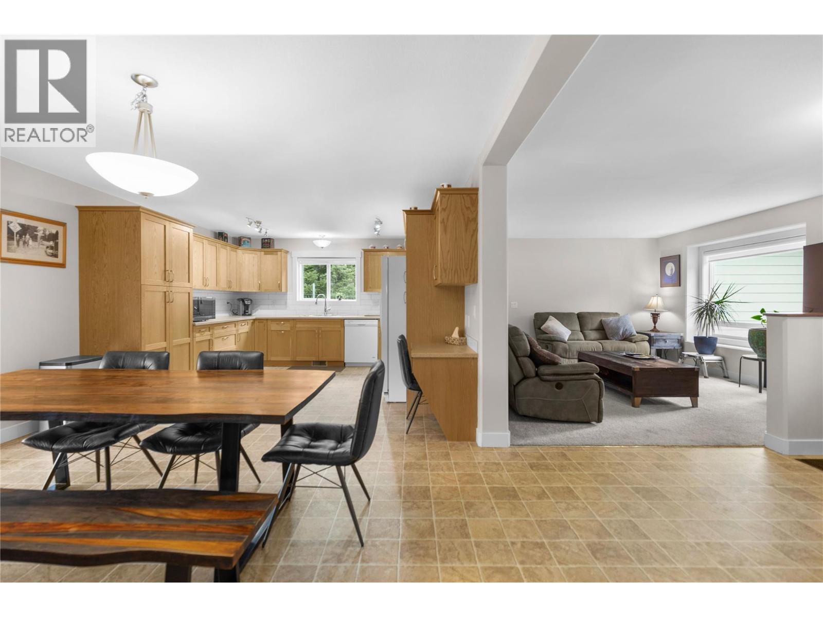 4897 Lodgepole Road, Barriere, British Columbia  V0E 1E0 - Photo 4 - 10346910