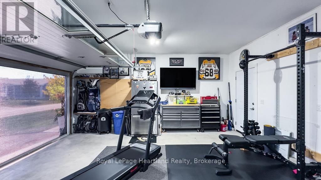 14 Blue Boulevard, Ashfield-Colborne-Wawanosh, Ontario  N7A 0B8 - Photo 40 - X12412903