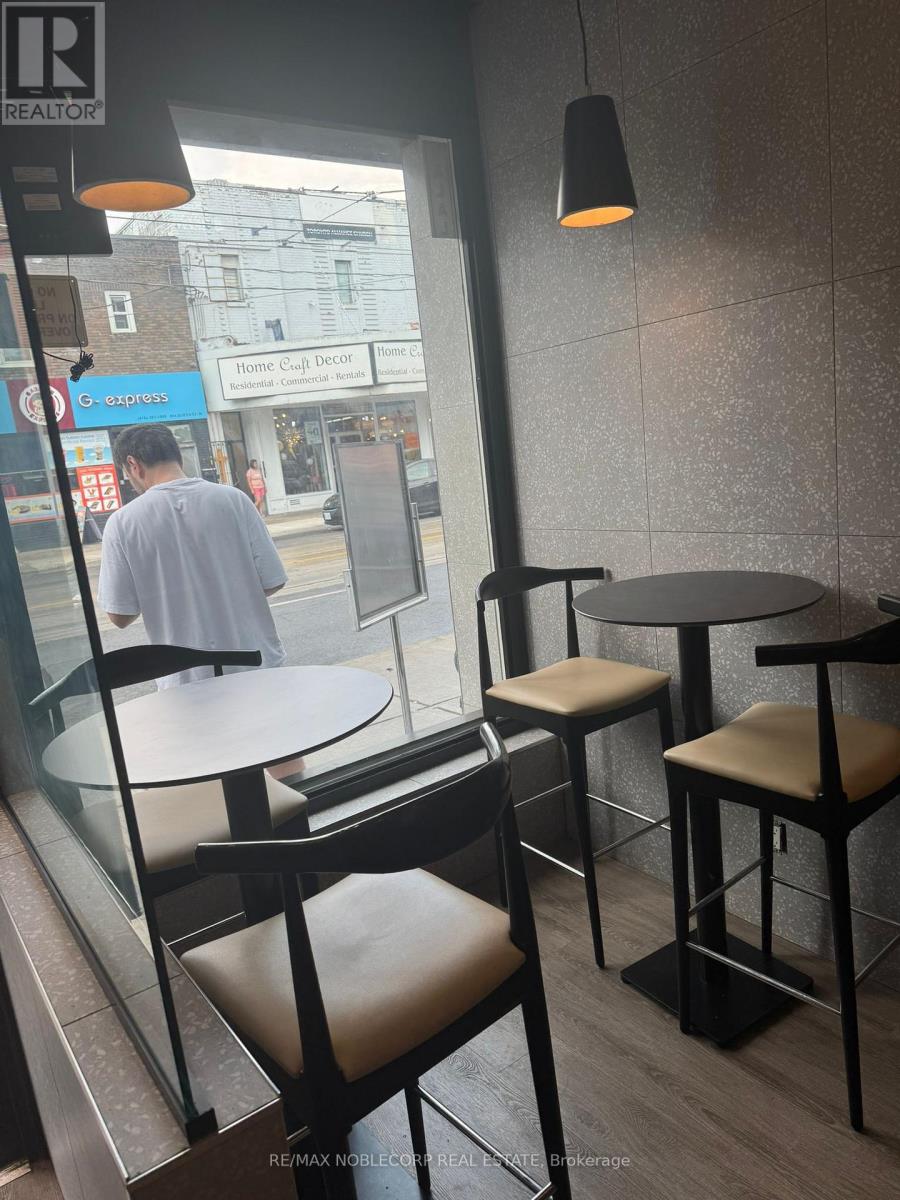 671 Queen Street W, Toronto, Ontario  M6J 1E6 - Photo 3 - C12417277