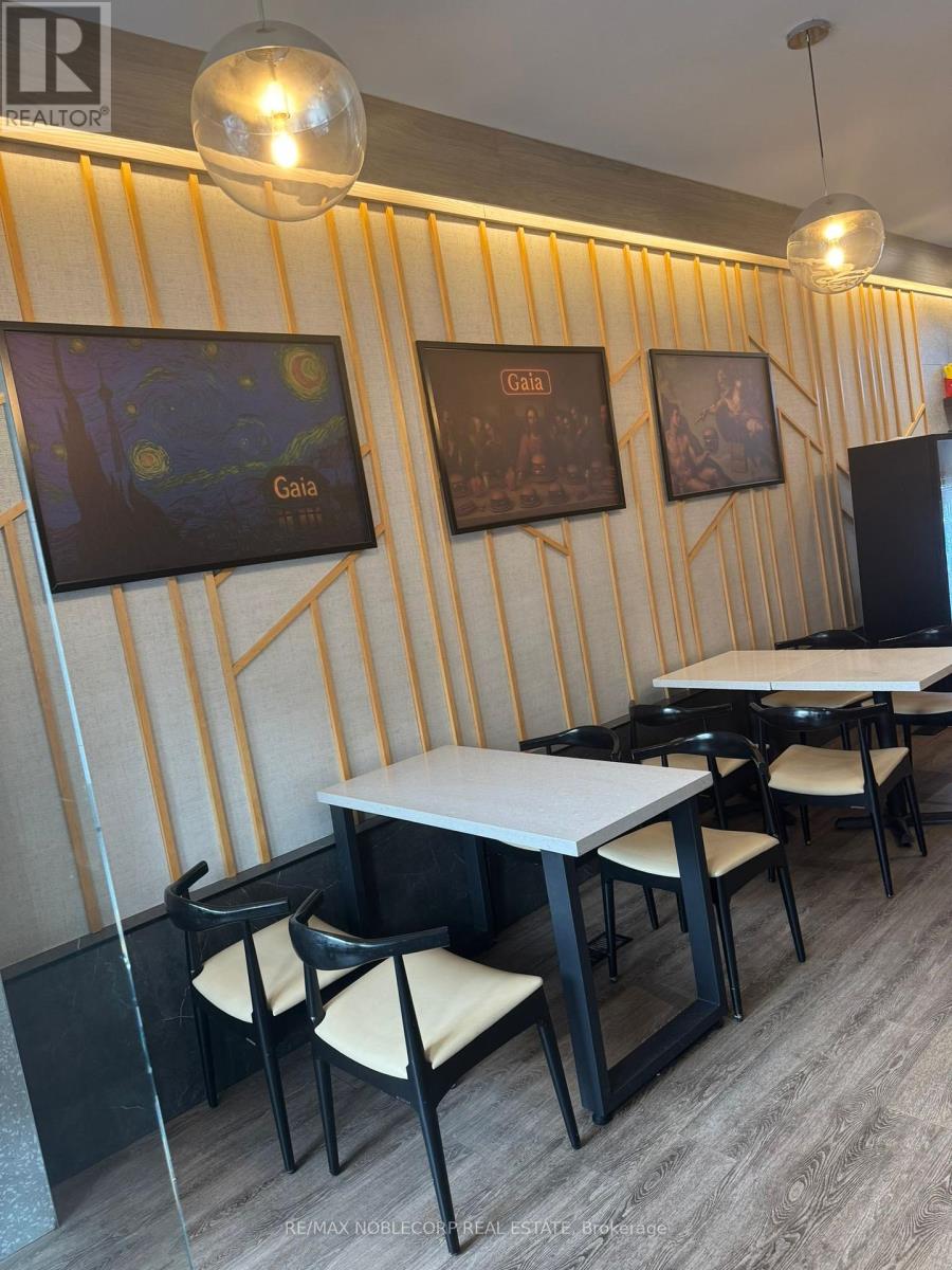 671 Queen Street W, Toronto, Ontario  M6J 1E6 - Photo 4 - C12417277