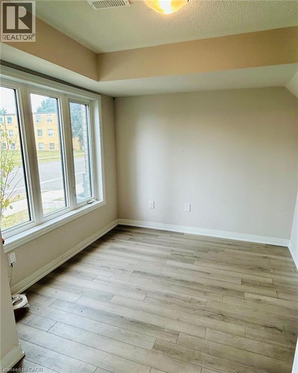 585 Colborne Street Unit# 302, Brantford, Ontario  N3S 0K4 - Photo 3 - 40771628
