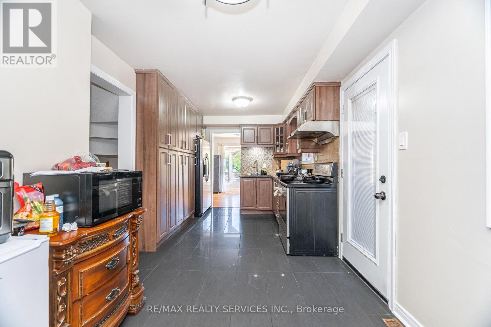 120 Leeward Drive, Brampton, Ontario  L6S 5V9 - Photo 15 - W12417292