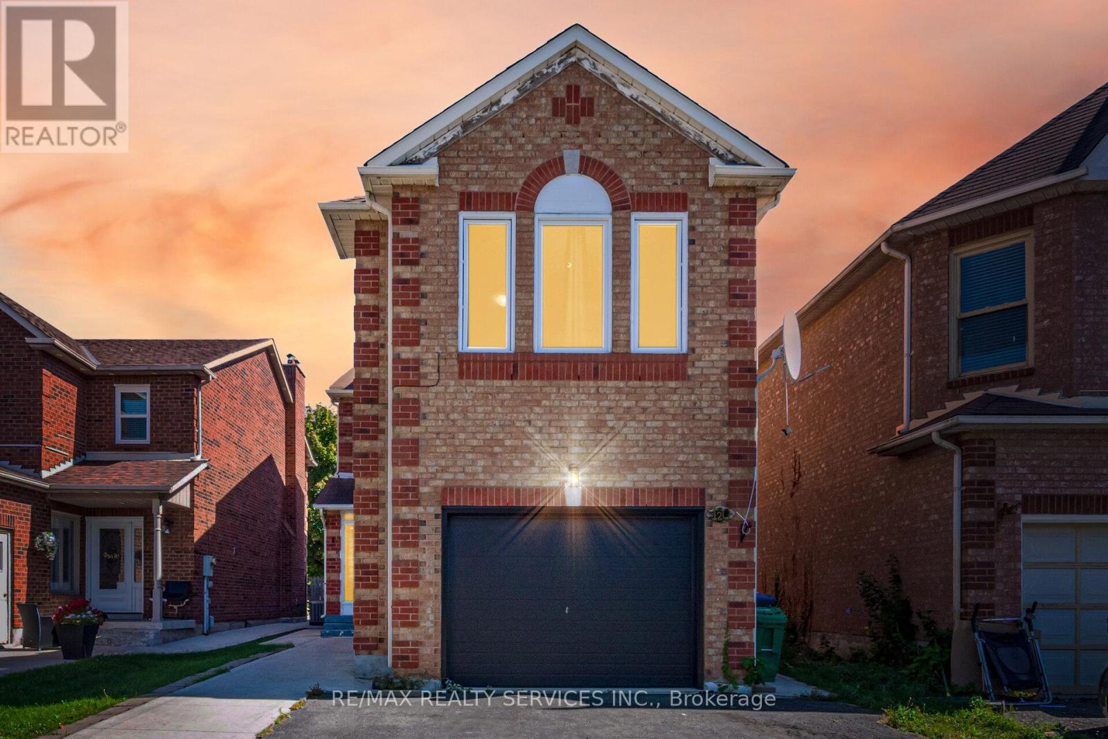 120 Leeward Drive, Brampton, Ontario  L6S 5V9 - Photo 2 - W12417292