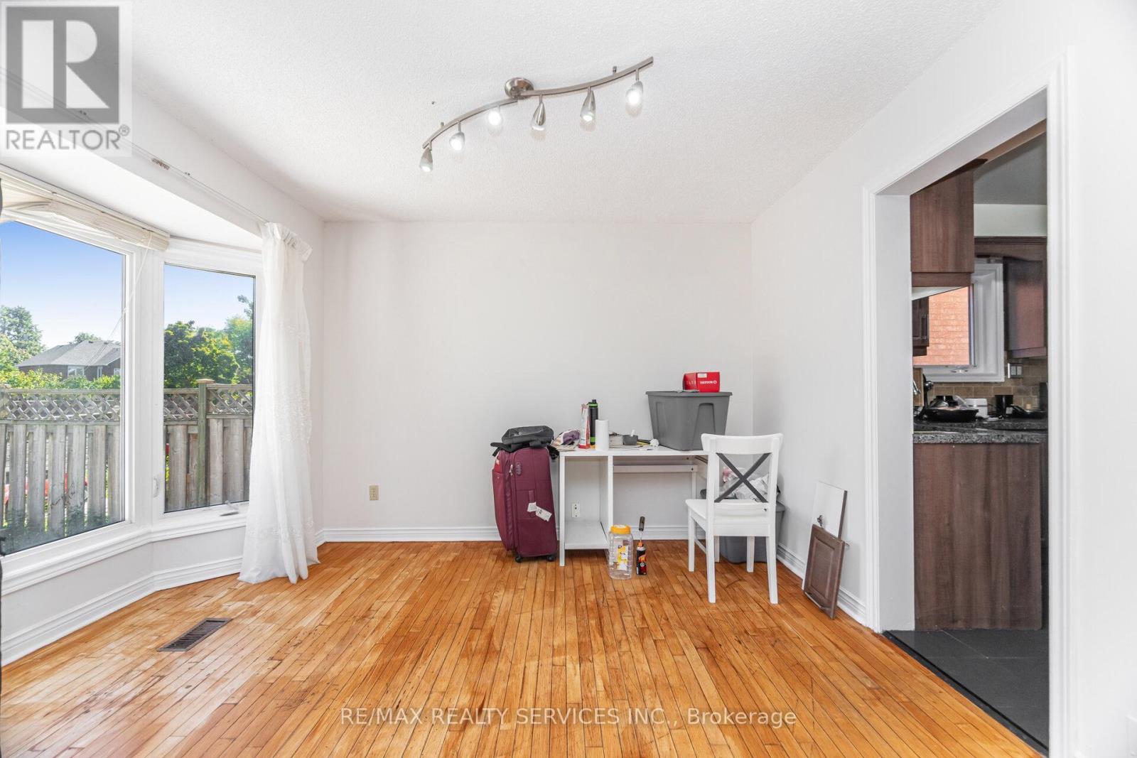 120 Leeward Drive, Brampton, Ontario  L6S 5V9 - Photo 9 - W12417292