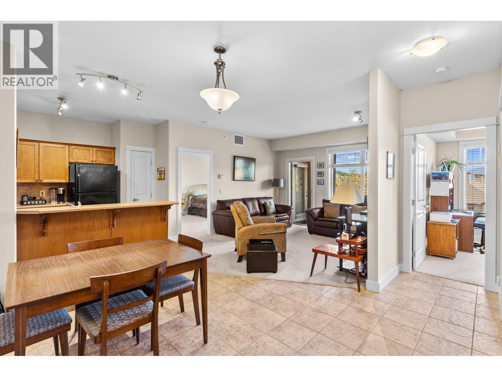 2551 Shoreline Drive Unit# 408 Lake Country Photo 3