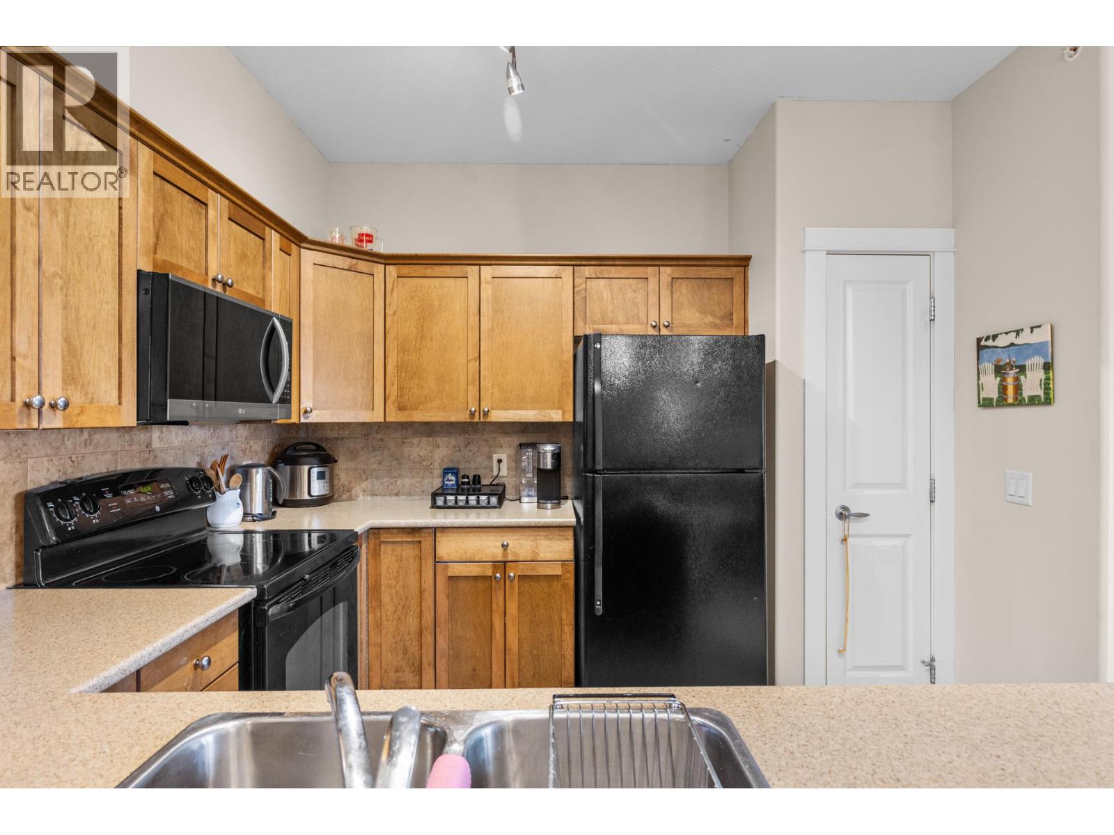 2551 Shoreline Drive Unit# 408 Lake Country Photo 8