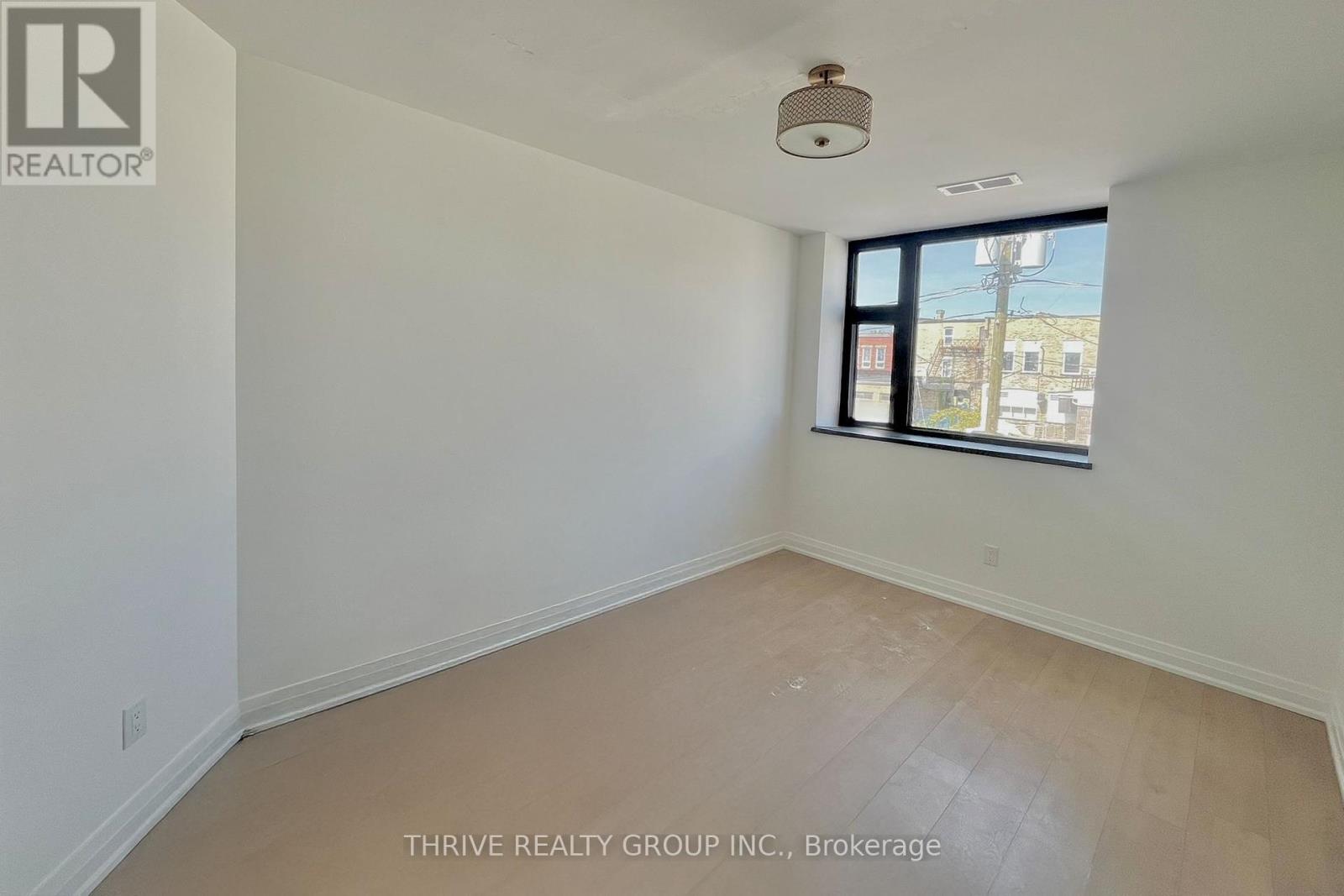 9 - 16 Hincks Street, St. Thomas, Ontario  N5R 5Z2 - Photo 8 - X12330309