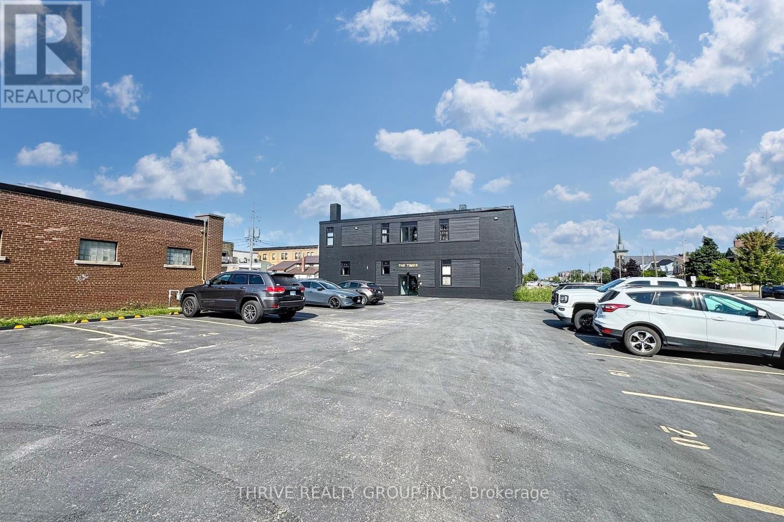 9 - 16 Hincks Street, St. Thomas, Ontario  N5R 5Z2 - Photo 2 - X12330309