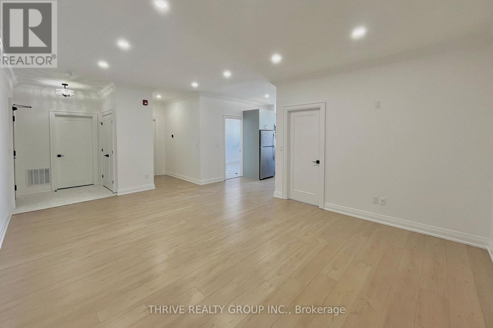 9 - 16 Hincks Street, St. Thomas, Ontario  N5R 5Z2 - Photo 4 - X12330309