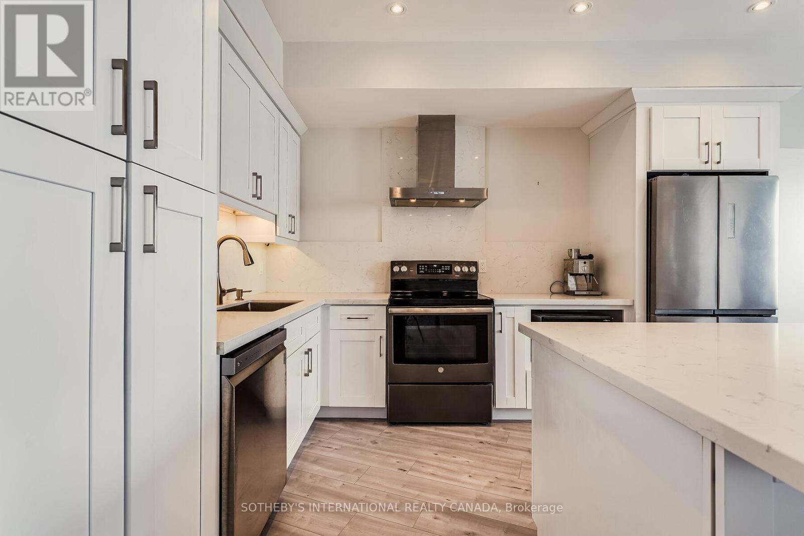 3408 - 33 Harbour Square, Toronto, Ontario  M5J 2G2 - Photo 12 - C12417306