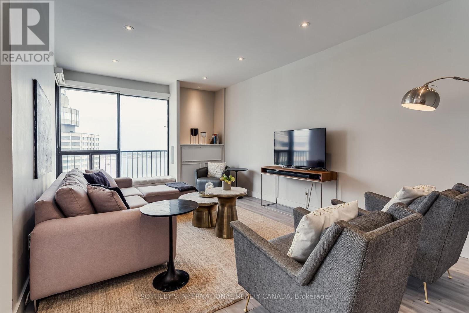 3408 - 33 Harbour Square, Toronto, Ontario  M5J 2G2 - Photo 16 - C12417306