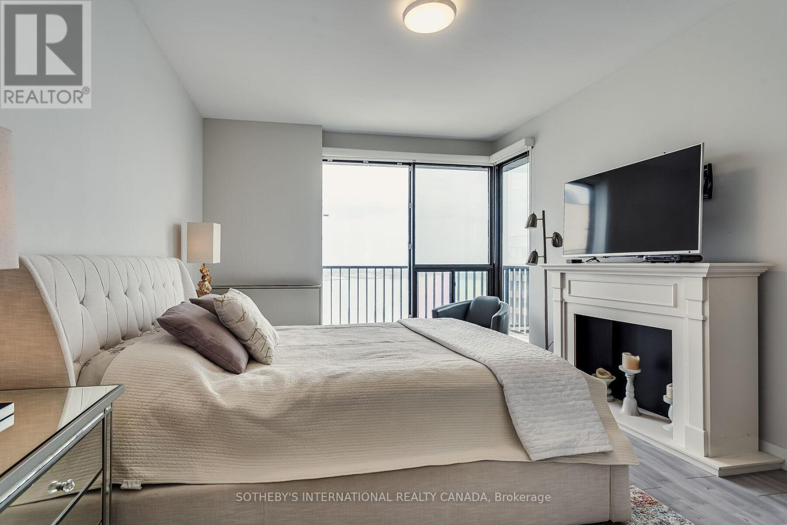 3408 - 33 Harbour Square, Toronto, Ontario  M5J 2G2 - Photo 23 - C12417306