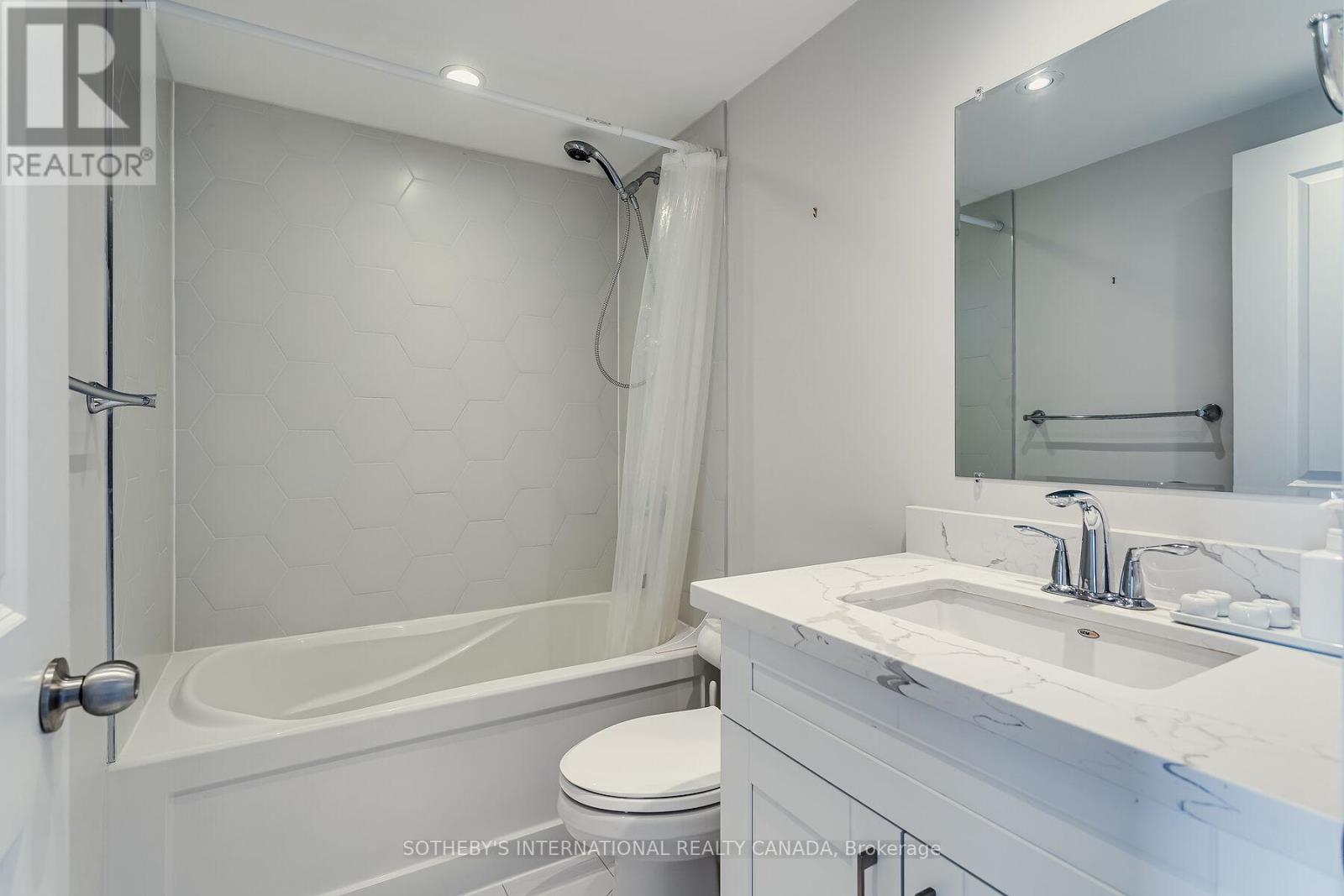 3408 - 33 Harbour Square, Toronto, Ontario  M5J 2G2 - Photo 31 - C12417306