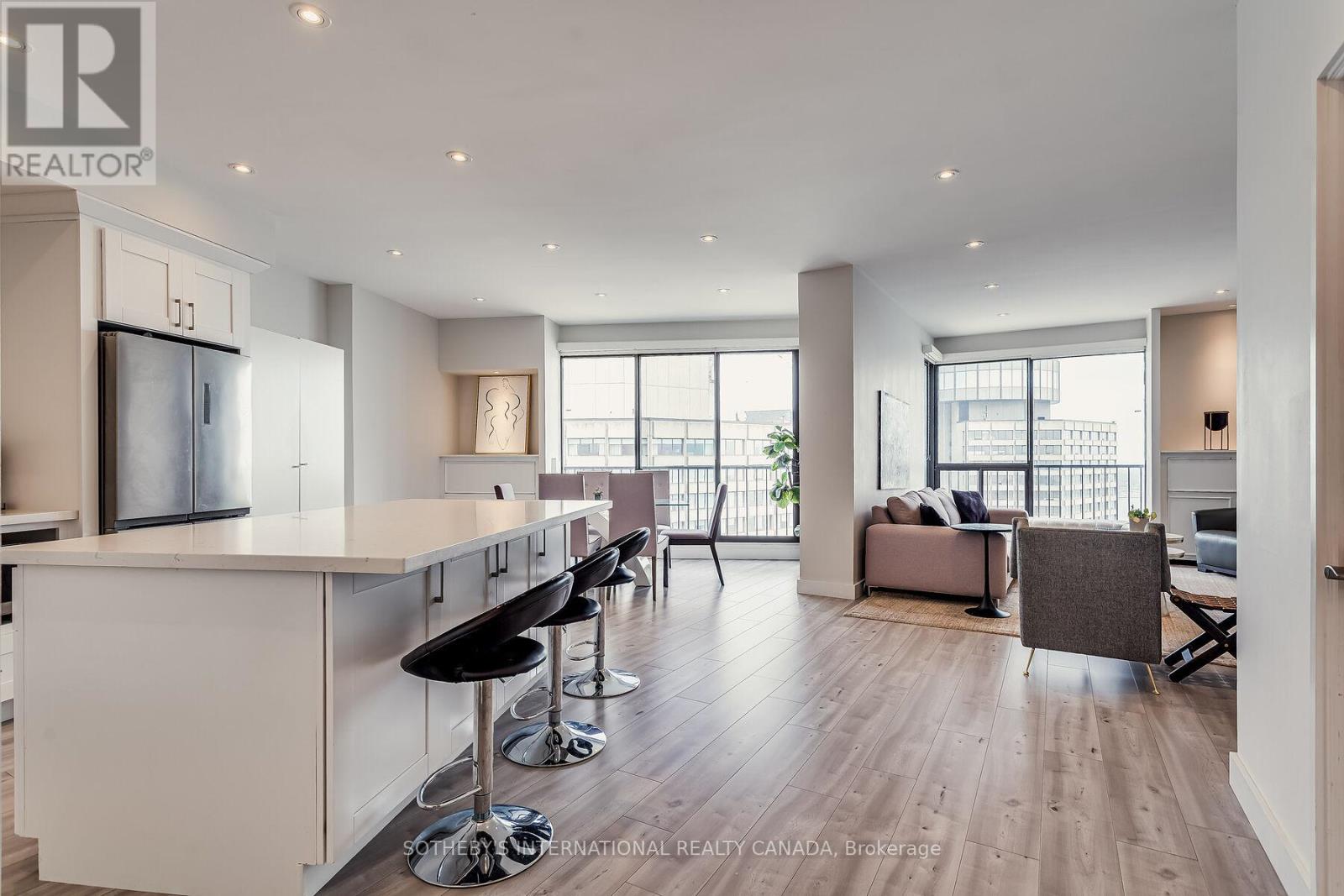 3408 - 33 Harbour Square, Toronto, Ontario  M5J 2G2 - Photo 7 - C12417306