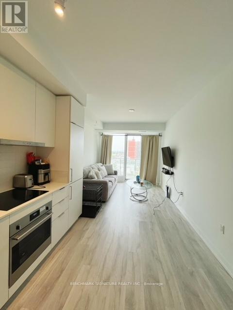 735 - 7 Golden Lion Heights N, Toronto, Ontario  M3M 3T9 - Photo 3 - C12417325