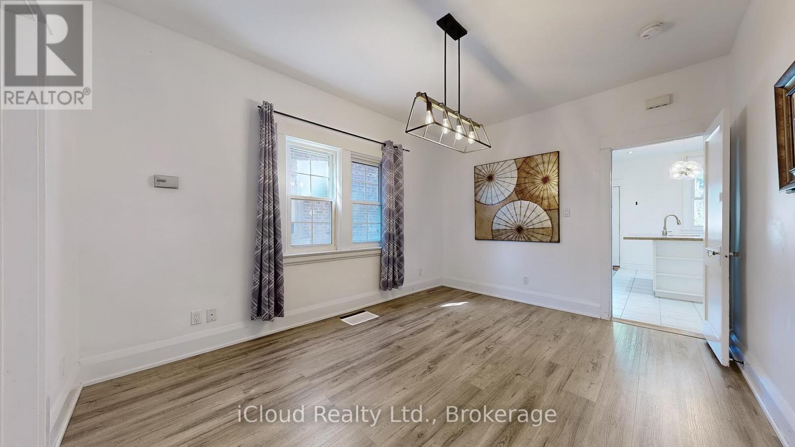 12 Lark Street, Toronto, Ontario  M4L 3M6 - Photo 4 - E12417324