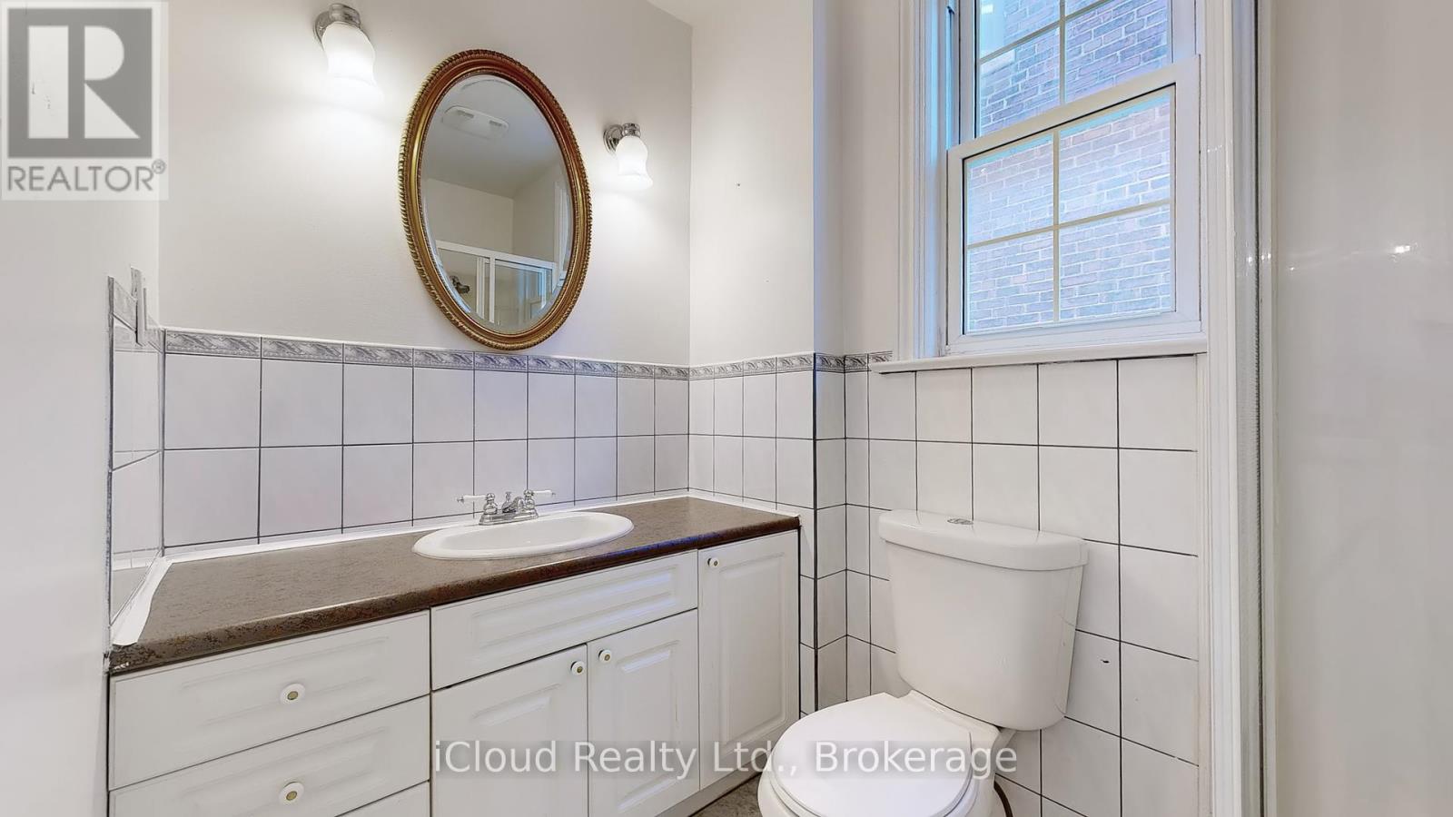 12 Lark Street, Toronto, Ontario  M4L 3M6 - Photo 8 - E12417324