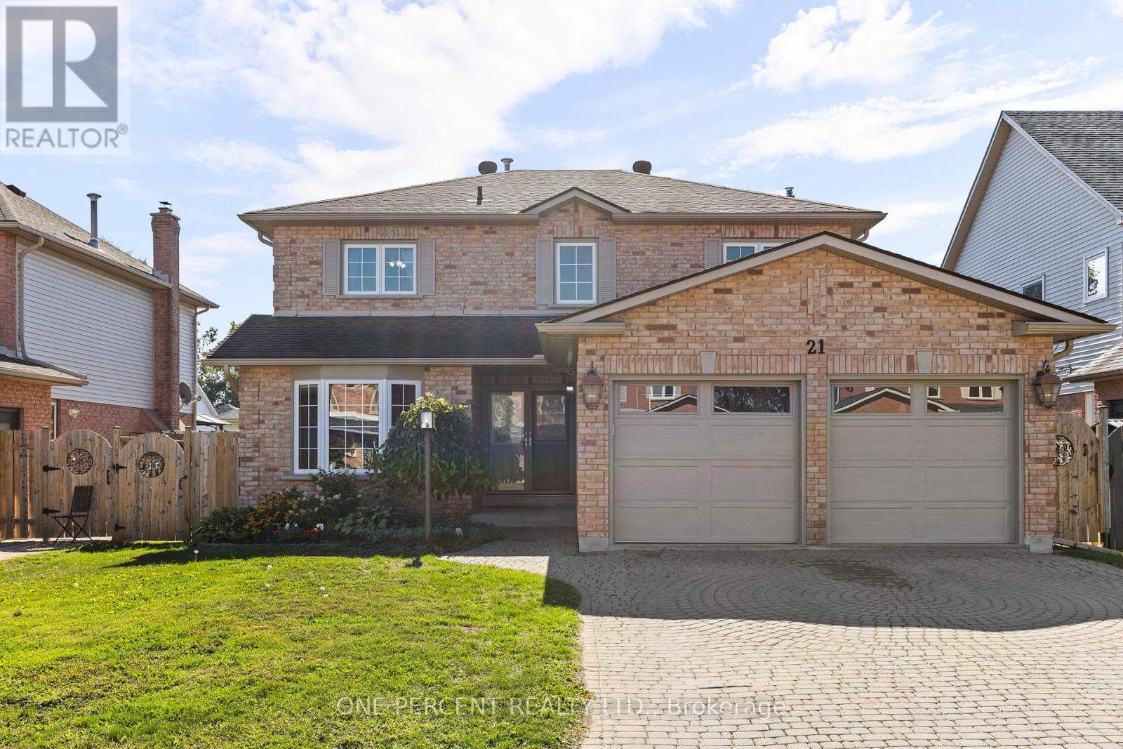 21 Brandon Crescent, Orillia, Ontario  L3V 7P5 - Photo 1 - S12417302