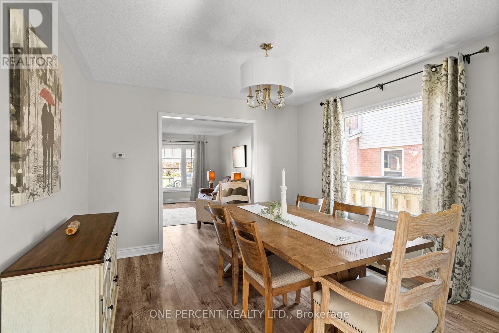 21 Brandon Crescent, Orillia, Ontario  L3V 7P5 - Photo 10 - S12417302
