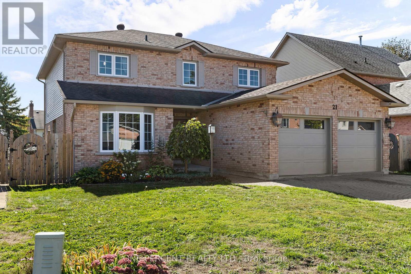 21 Brandon Crescent, Orillia, Ontario  L3V 7P5 - Photo 2 - S12417302